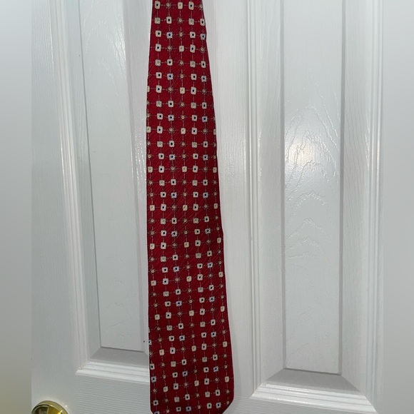 3/$25  Richards‎ Men’s Tie, Red Pattern - Picture 3 of 3